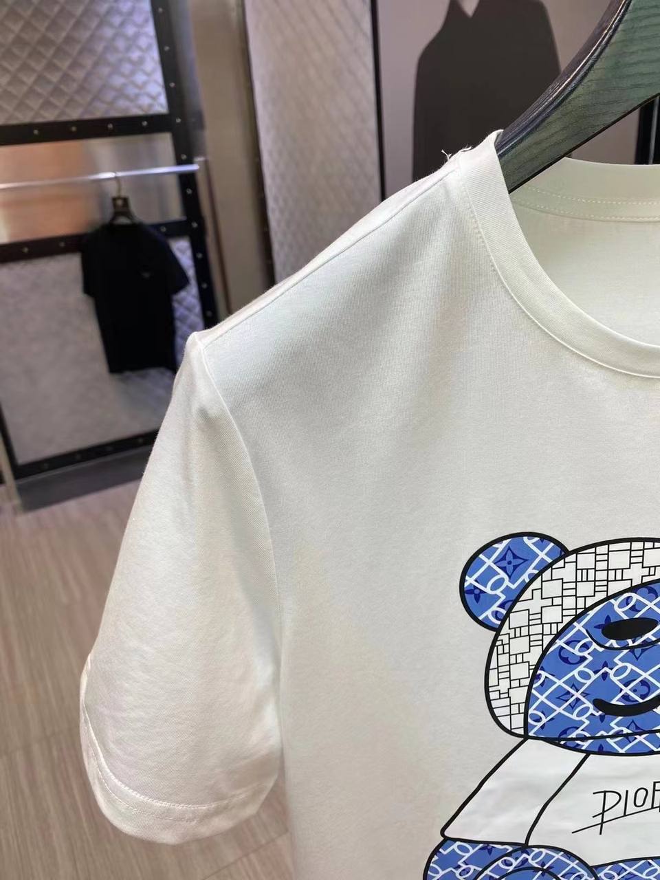 NEW Louis Vuitton Rug • Shirtnation - Shop trending t-shirts online in US