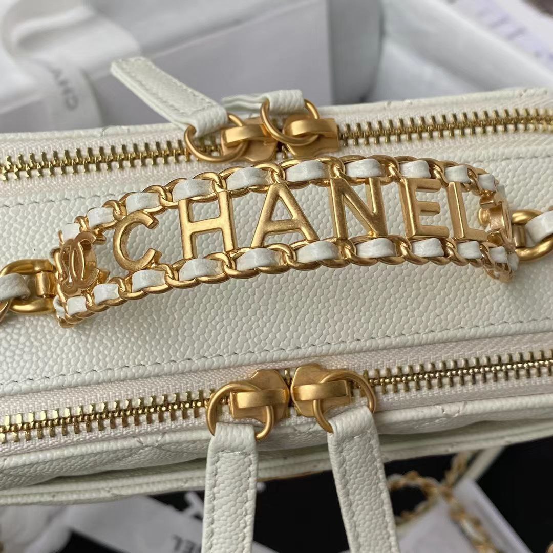 Chanel cosmetic bag – No#1 Accessory Retail Platform