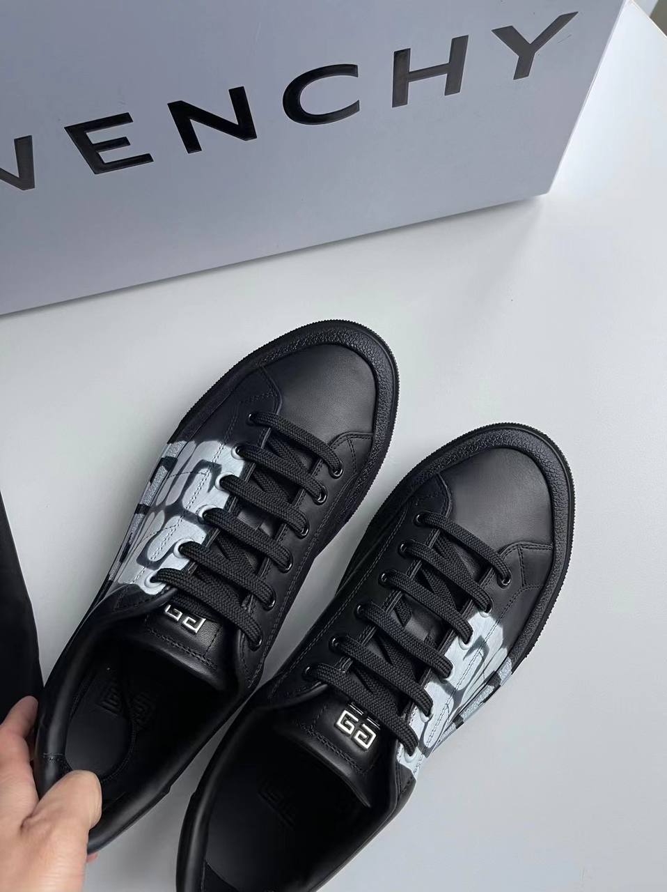 Givenchy Josh Smith X GIV~HY joint name sport shoe – No#1 Accessory Retail  Platform